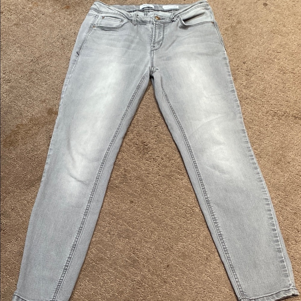 Kensie Gray Size 8 Skinny Ankle Jeans with Soft Comfortable Texture Casual Denim